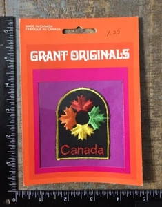 Vintage CANADA Maple Leaf Autumn Leaves Travel Souvenir Patch MIP Grant - Picture 1 of 2