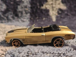 1970 Gold/Black CHEVY CHEVELLE SS CONVERTIBLE 1998 Mattel Hot Wheels - Picture 1 of 6