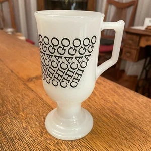 Taza de café de recuerdo con pedestal Chicago de vidrio de leche vintage - Imagen 1 de 6