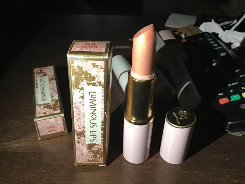 MARY KAY Luminous Lips Lipstick GOLD  - .14 oz BNIB - Image 1 of 1