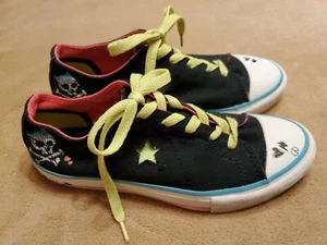 CONVERSE ONE STAR Black pink  SKULL & BONE LOVE STORY SNEAKERS girls SZ 3 Peace  - Picture 1 of 9