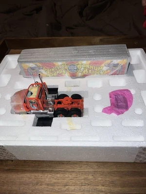 Franklin Mint-" RINGLING BROS BARNUM & BAILEY CIRCUS " Mack Truck & Trailer 1:43 - Image 1 of 4