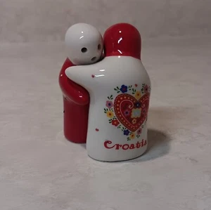 Hugging Ghost Salt And Pepper Shakers Interlocking Croatia Painted READ Boho - Picture 1 of 15