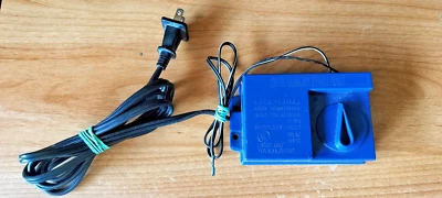 Life-Like Hobby Transformer | Input 120V | Output 18VAC 16VDC | 7VA Max Output - Image 1 of 4
