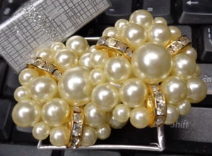 Vintage Estate Jewelry ~ orecchini clip strass trasparenti perle finte ~ 1-5/16" D - Foto 1 di 9