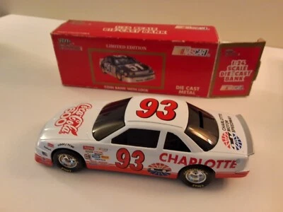 Racing Champions 1993 Charlotte Speedway Pace Car escala 1:24 banco CocaCola 600 Foto 1 de 2