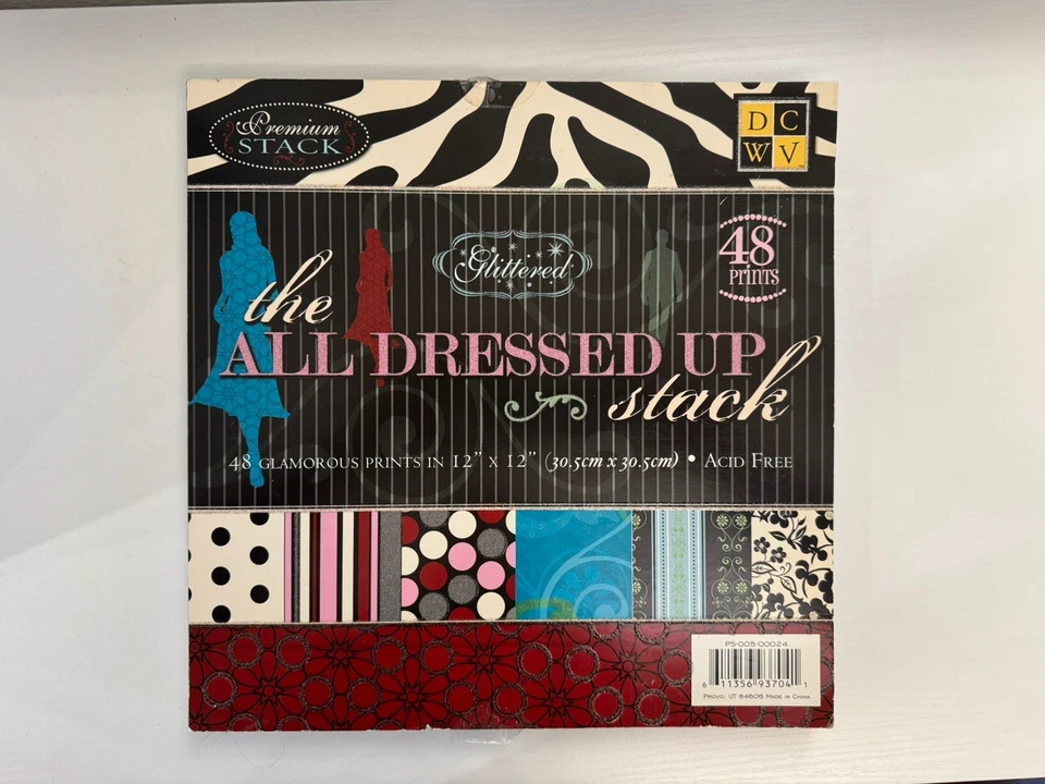 Pila de papel brillante premium DCWV "Todo vestido" Foto 1 de 1