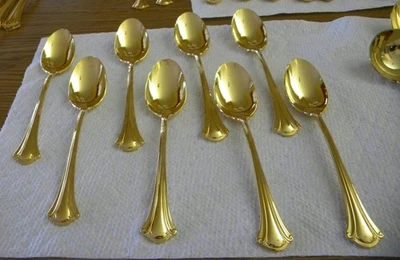 Juego de 8 cucharas soperas chapadas en oro International Company Lyon 18-8 Foto 1 de 2