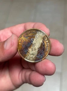 🔥 Dollaro d'argento Morgan 1921 - Splendida tonalità linguetta arcobaleno - FDC++ - Foto 1 di 4