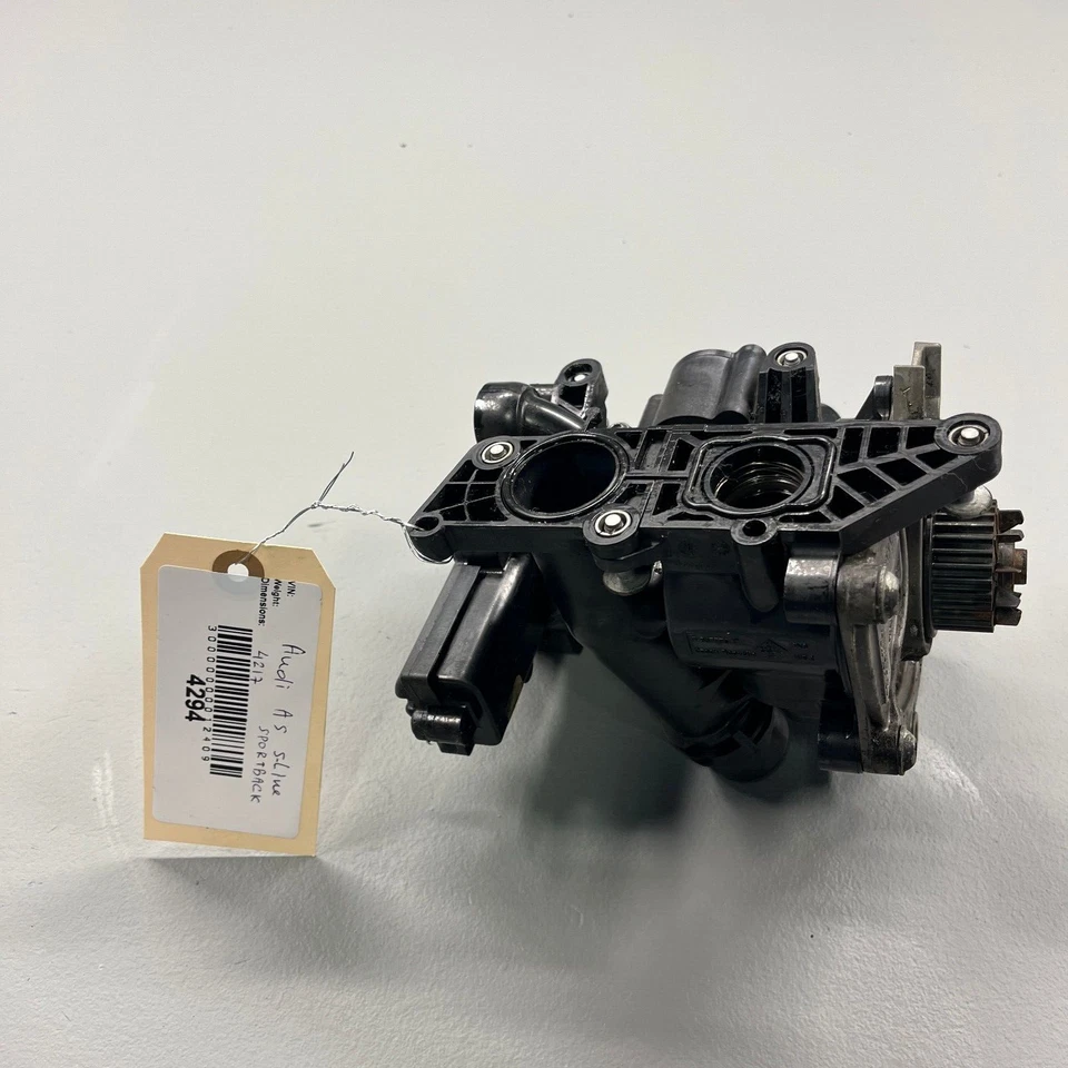 AUDI A5 Quattro 2018-2023 motor refrigerante termostato bomba de agua OEM Foto 1 de 4