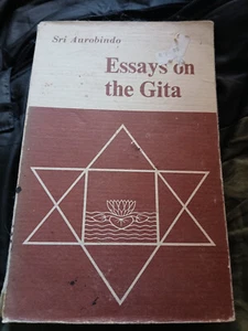 ESSAYS ON THE GITA - SRI AUROBINDO RARE BOOK INDIA 1983 - Bild 1 von 4