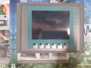 SIEMENS 6AV6 647-0AB11-3AX0 TOUCH PANEL KTP600 BASIC MONO PN - Photo 1/2