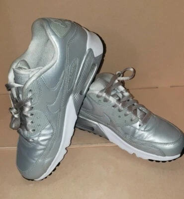 Nike Air Max 90 LTR  Silver Gray White Size 7Y = Women’s Sz 8.5 Great Condition - Image 1 of 4