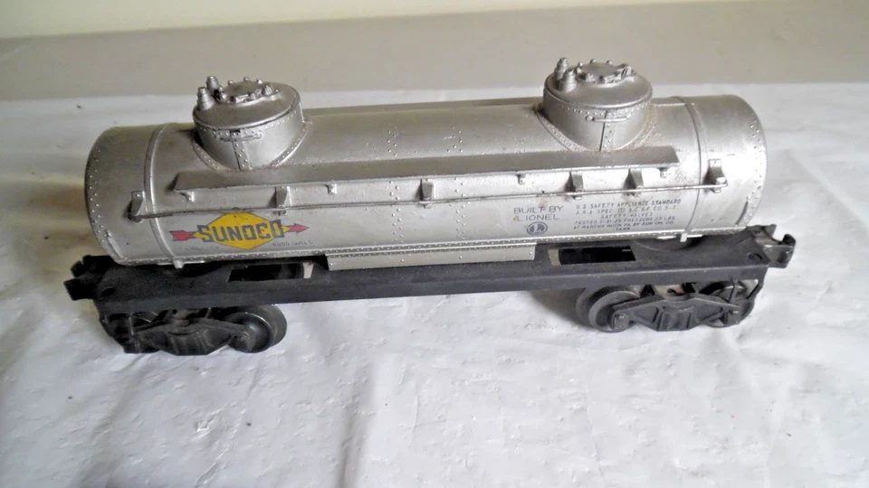 Lionel 2465 Vintage Sunoco Two Dome Tank Car 0/027 Used - Image 1 of 4