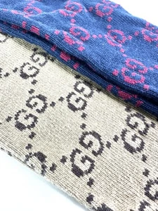 Lotto (2) Calze Gucci FW22 Logo Uomo Taglia Unica Appliqué Marrone Blu Maglia Girocollo - Foto 1 di 3