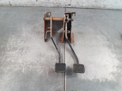 2005 吉普牧马人 TJ Rubicon 4x4 制动器/离合器踏板组件 #5144 — 第 1/4 张图片