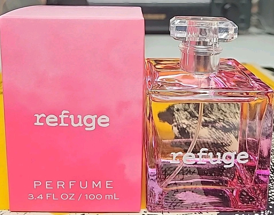 Perfume clásico Charlotte Russe REFUGE 3,4 OZ / 100 ml (descontinuado) - TAMAÑO GRANDE Foto 1 de 1