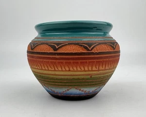 Small Etched Pottery Vase Clay Pot Navajo Artist Hilda Whitegoat Southwest - Picture 1 of 15