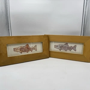Sue Zajac Arte Alaska Cobre Río Salmón Firmado 1997 Cerámica Granero Madera Enmarcado - Imagen 1 de 12