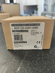 SIEMENS 6ES7 132-4HB01-0AB0 SIMATIC RELAY OUTPUT. E-STAND: 01 - Foto 1 di 3