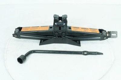 04-07 Nissan Armada SE OEM Neumático de repuesto Gato de tijera y llave 5117 Foto 1 de 4