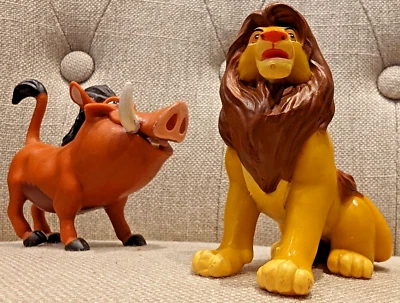 FIGURAS ORIGINALES DE DISNEY 'EL REY LEÓN' - SIMBA Y PUMBA - NUEVAS Foto 1 de 4