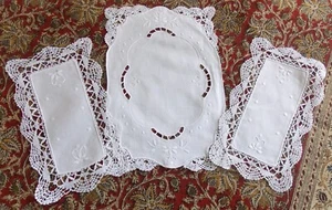 NAPPERONS BRODES MAIN DENTELLE AUX FUSEAUX CLUNYBLANCS  LOT DE 3*** - Picture 1 of 3