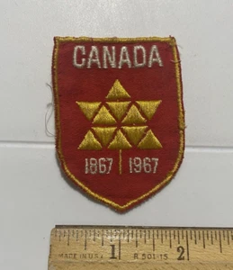 Vintage Canadian Centennial 1867-1967 Canada Souvenir Embroidered Patch Badge - Picture 1 of 3
