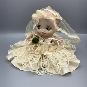 Porcelain Doll Antique Kewpie Clothed Christening Lace 5 1/2” Google-y Eyes EUC - Bild 1 von 6