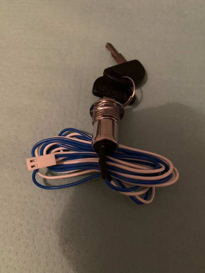 Zündschloss mit 2x Schlüssel .Treppenlift K-7. Kurvenlift. - Bild 1 von 1