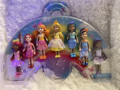 Novo Conjunto de 7 Bonecas Barbie Dreamtopia Rainbow Cove Chelsea 2016 DPY37 - Imagem 1 de 4