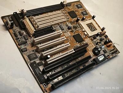 Vintage Socket 7 ASUS TX97-E Motherboard Rev 1.12 (430TX) CPU & 128 MB + Bonus - Image 1 of 4