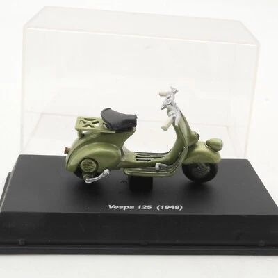 New Ray 1:32 Roller Vespa 125 (198) in PC Box RR1375 - Bild 1 von 4