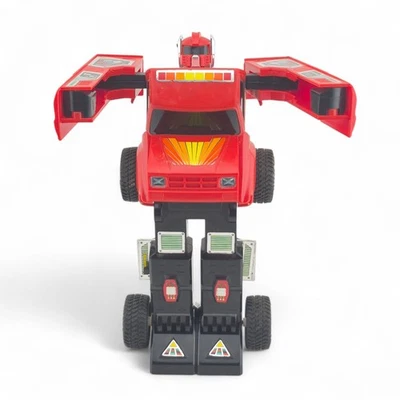 Vintage Bandai Robo Machine Robot Winch Transforming Toyota Truck 1984 WORKING! - Image 1 of 4