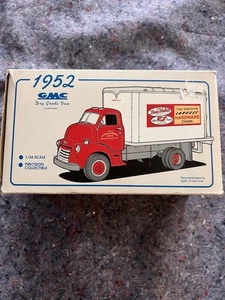 1994 First Gear 1952 GMC True Value Dry Goods Delivery Van 1/34 Diecast - Bild 1 von 4
