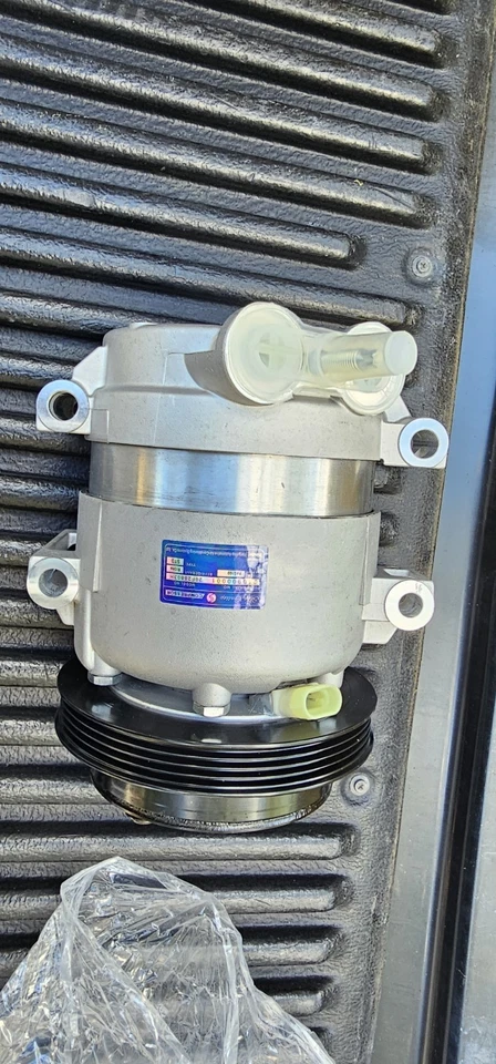 AC Compressor Suit VT VX VY VZ LS1 5.7 and VZ 6.0 V8 Brand New  - image 1 of 4