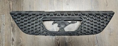 1999 2000 2001 2002 2003 2004 Ford Mustang GT Black Grille Insert OEM FoMoCo  - Image 1 of 4