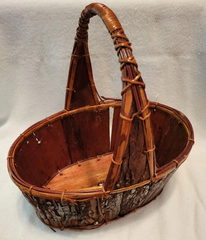 Vintage RUSTIC Basket Handmade Tree Bark 12" Wooden Woven Handle Oval Cover