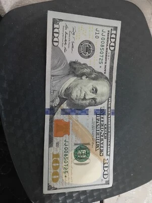 billete de 100 dolares con estrella.Año 2009  en perfectas condiciones  - Image 1 of 2