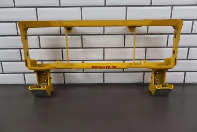 03-09 Soporte de marco de capó delantero Hummer H2 OEM con bisagras de capó amarillo (43U) Foto 1 de 4