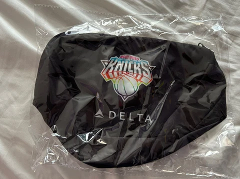 New York Knicks Pride Night Fanny Pack Bag SGA MSG LGBTQ Pride Delta Cover