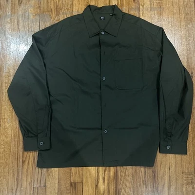 Camisa abotonada Uniqlo XL verde manga larga para hombre Foto 1 de 2