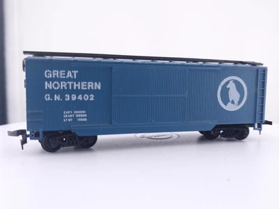 *READ* Model Power HO 9002 Great Northern Wooden Box Car 39402 Blue Model Train - Image 1 of 4