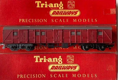 Triang R227 BR(SR) Bogie Luggage Van Maroon #S2357S 00 Gauge - Image 1 of 4