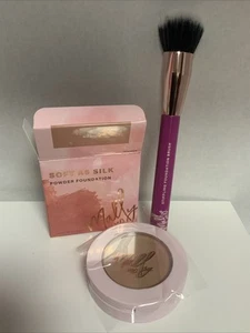 Mally Soft As Silk Powder Foundation 8g Medium New & Boxed & Brush - Picture 1 of 4
