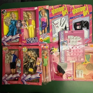 Konvolut 6 Fashion Corner 11,5 "Puppen mit 5 Packungen Kleidung - Vintage 1990er Neu - Bild 1 von 23