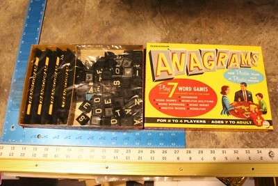 VINTAGE 1957 TRANSOGRAM ANAGRAMS PLAY 7 WORD GAMES 6D2 - Image 1 of 4