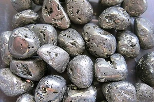 1X Pyrite Tumbled Stone 25-30mm Peru Reiki Healing Crystal Male Issues Danger - Picture 1 of 3