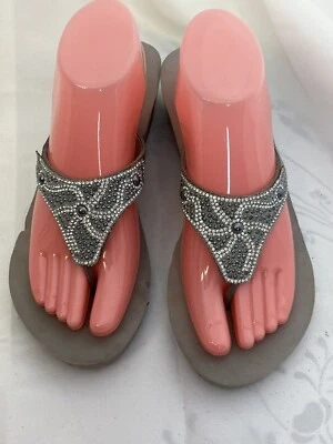 Chanclas de cuña MIXIT sandalia gris con grandes gemas y cristales correa en T talla 9 Foto 1 de 4