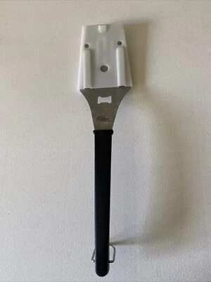 Pampered Chef #2262 BBQ Barbeque Bar-B-Boss Grill Spatula With Cover - Image 1 of 4
